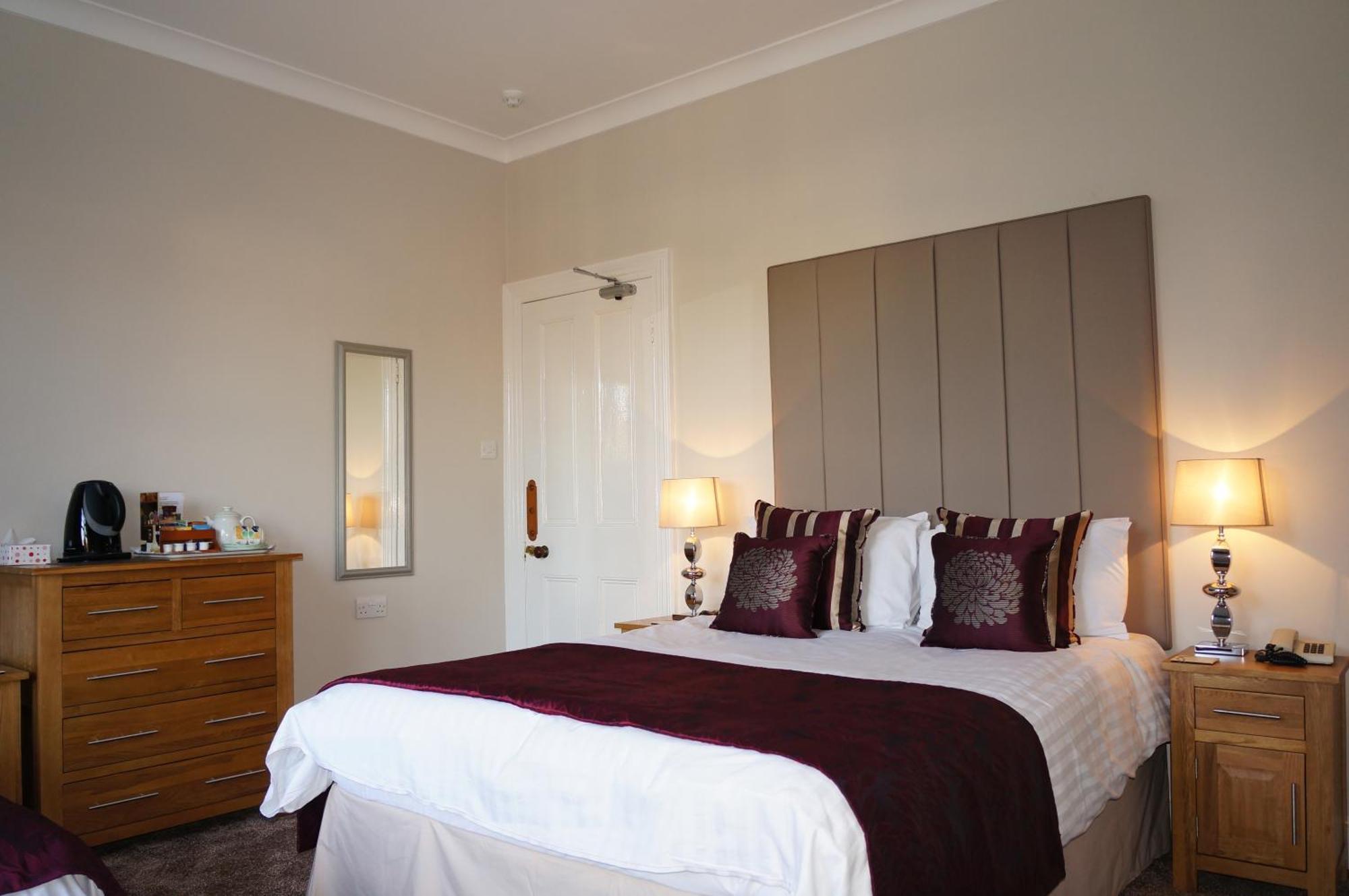 The Lawn Guest House Gatwick Χόρλι Εξωτερικό φωτογραφία