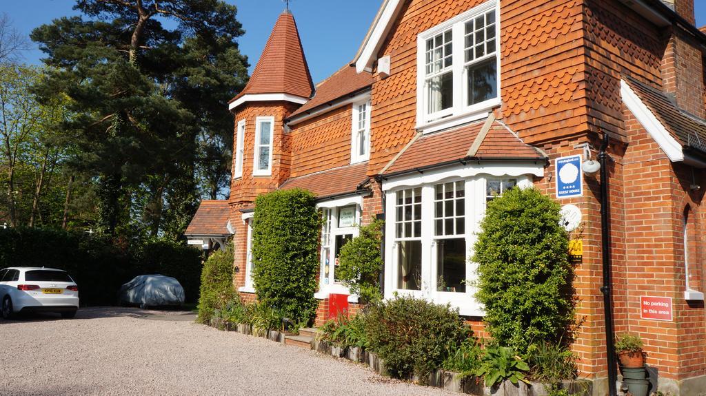 The Lawn Guest House Gatwick Χόρλι Εξωτερικό φωτογραφία