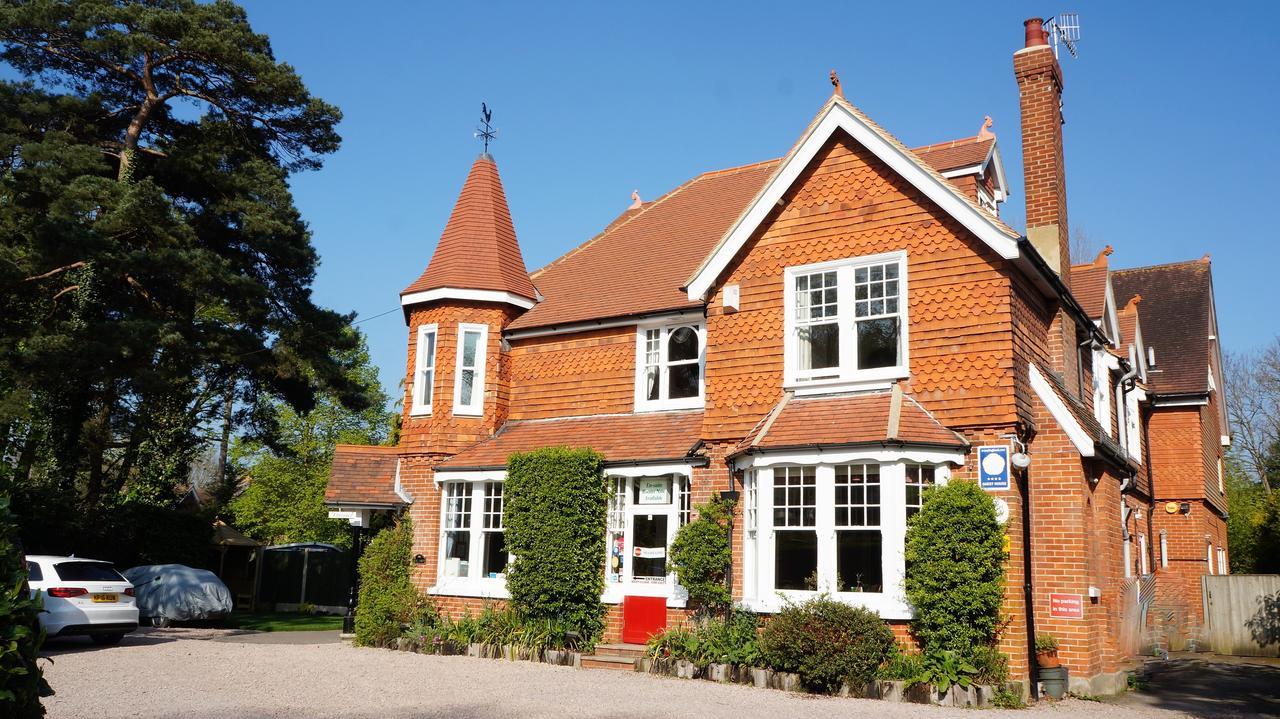 The Lawn Guest House Gatwick Χόρλι Εξωτερικό φωτογραφία