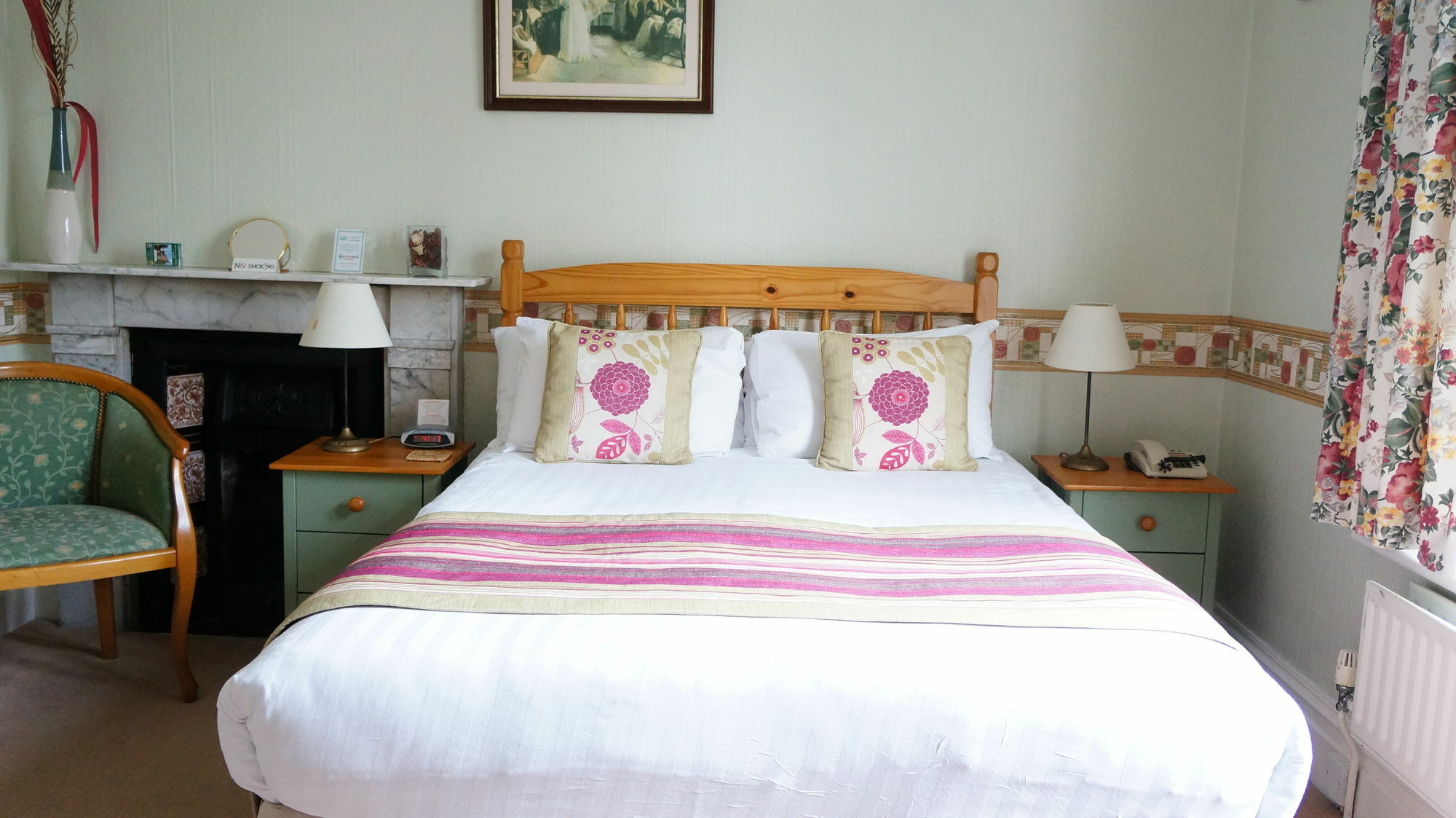 The Lawn Guest House Gatwick Χόρλι Εξωτερικό φωτογραφία