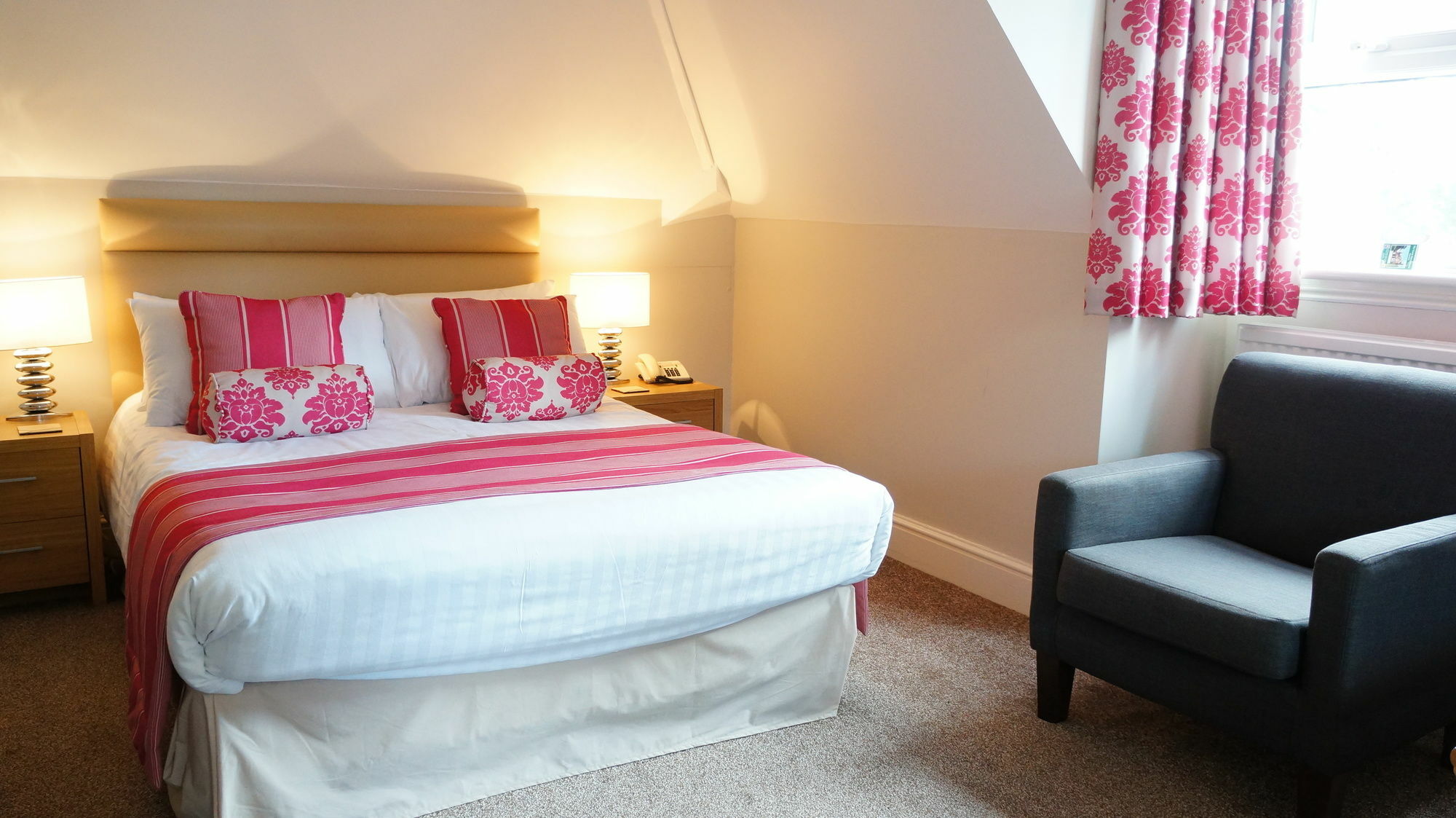 The Lawn Guest House Gatwick Χόρλι Εξωτερικό φωτογραφία
