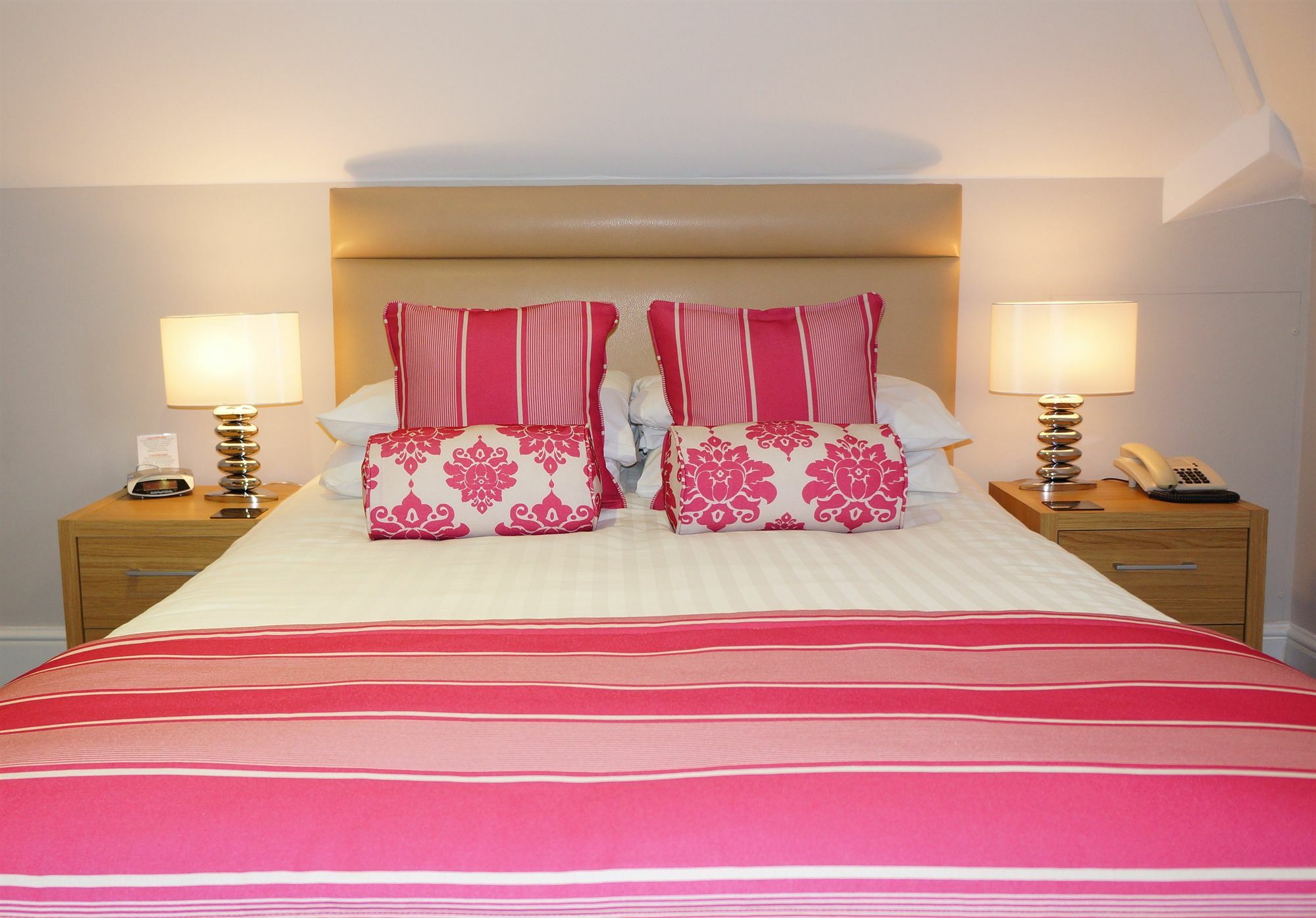The Lawn Guest House Gatwick Χόρλι Εξωτερικό φωτογραφία